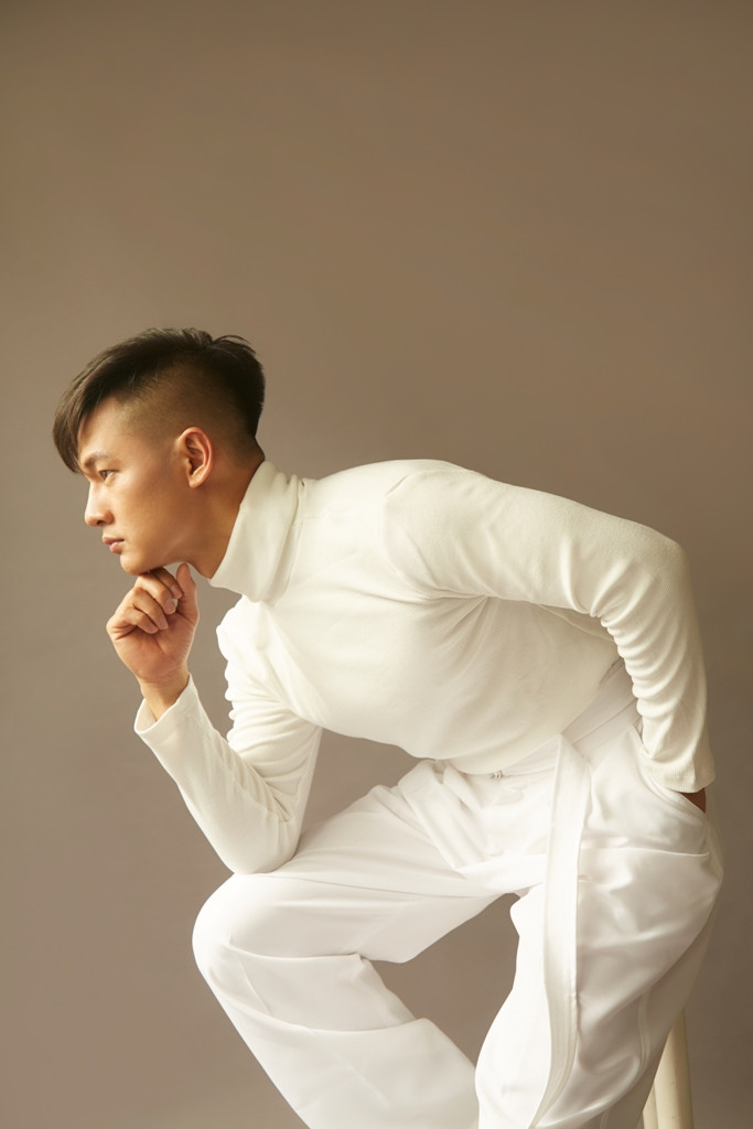 Có thể nói Hoa trinh nữ là một trong hai ca khúc đậm chất bolero nhất trong dự án jazz fusion mà ca sĩ Đức Tuấn và nhạc sĩ Lê Thanh Tâm thực hiện cùng âm nhạc của Trần Thiện Thanh.