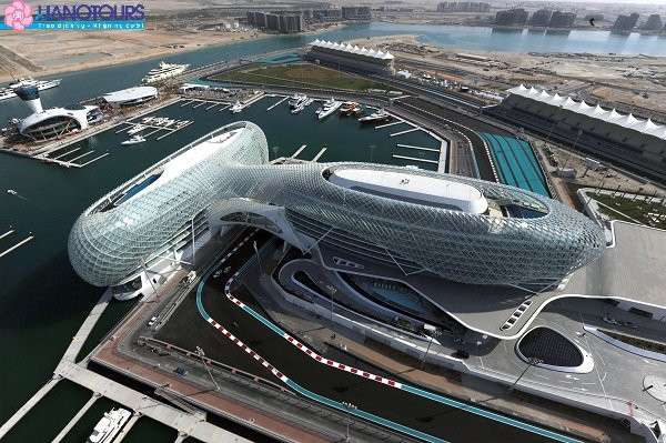 Đường đua Yas Marina.