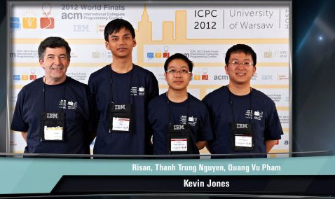 Năm nhất ĐH, Vũ tham gia cuộc thi lập trình viên quốc tế (ACM ICPC) và lọt vào vòng khu vực Châu Á. Hai năm tiếp theo, Quang Vũ xuất sắc giữ vị trí thứ 13 trong bảng xếp hạng toàn cầu.