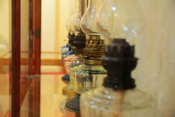 Những chiếc đèn được các nhà sưu tầm Hồ Hoàng Tuấn, Nguyễn Quốc Tuấn, Mai Công Chánh đóng góp.