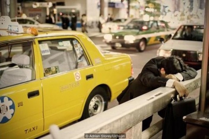 Nhật Bản đang khuyến khích người lao động ngủ đủ giấc.