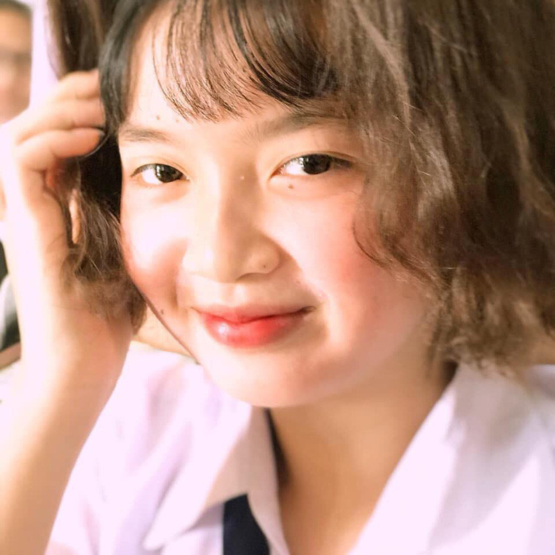 Ai nói con gái mặt bầu bĩnh thì để tóc ngắn không hợp nào. Cô bạn này đang chứng minh điều ngược lại đó. (Ảnh: Trung Hiếu)