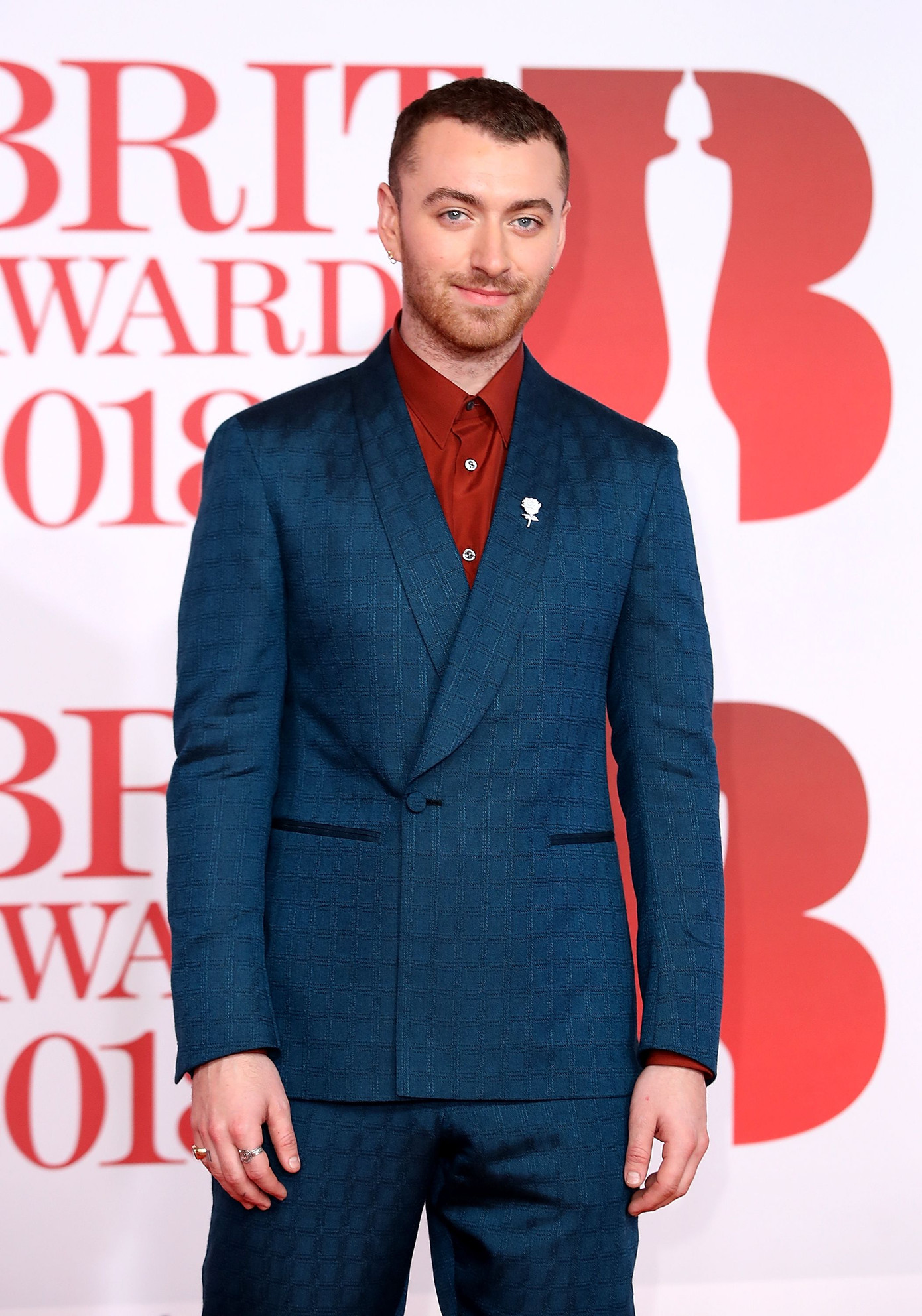 Sam Smith không giấu được vẻ hạnh phúc. Anh chàng đang có một mối tình ngọt ngào với Brandon Flynn.