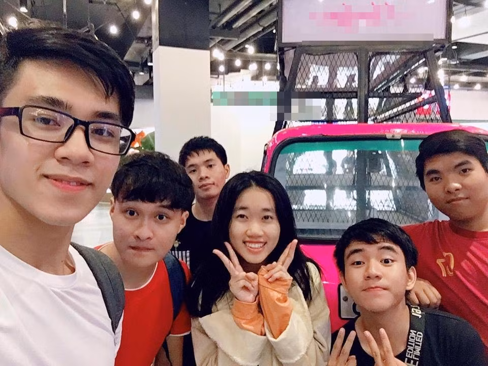 Một số bức ảnh khác của Zy Đan chụp cùng với bạn bè.