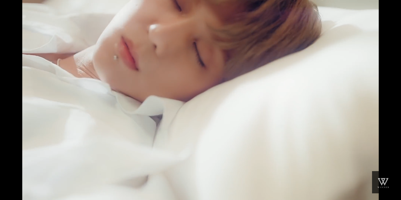 Khi thì đẹp tựa thiên sứ...