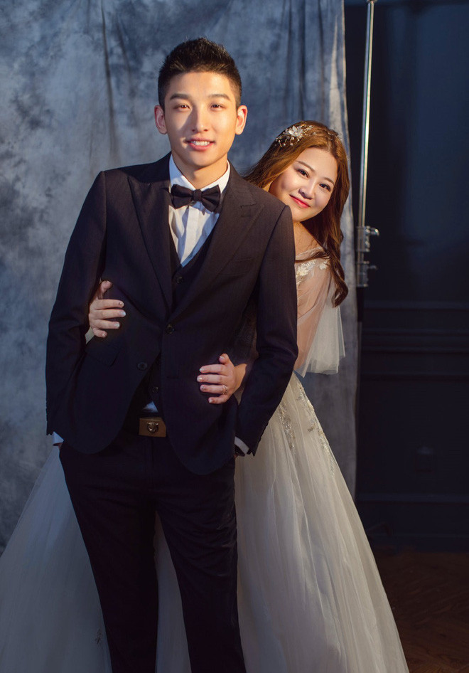 "Anh muốn cùng em tạo dựng một gia đình, anh muốn cho em một đời hạnh phúc. Suốt quãng đời về sau, anh sẽ trân trọng em, bảo vệ em. Anh yêu em".