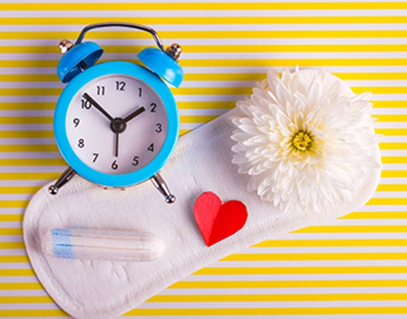 Bạn luôn nên thay băng vệ sinh, cùng lắm là mỗi 4 tiếng/lần, dù bị nguyệt san nhiều hay ít.