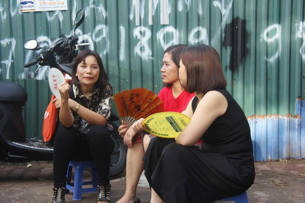 Thời tiết Hà Nội và TP.HCM sáng nay khá thuận lợi cho cả thí sinh và phụ huynh.