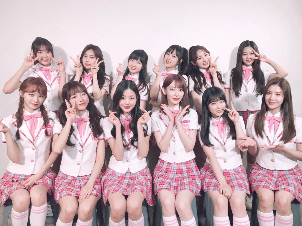 IZ*ONE đang được kỳ vọng sẽ tiếp nối thành công của hai nhóm nhạc tiền bối cùng bước ra từ Produce.