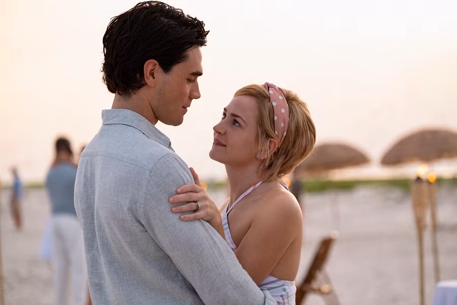 Melissa Lynn Henning và Jeremy Camp trong phim do Britt Robertson và KJ Apa thủ vai