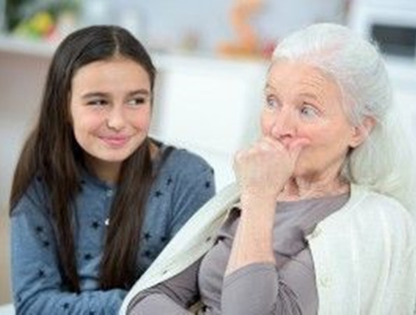 Khi có thời gian, hãy ghé thăm ông bà, bạn nhé.