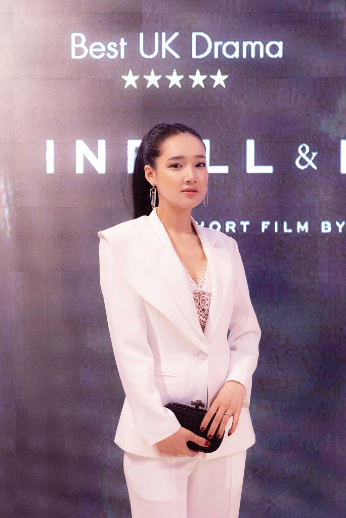 Nhã Phương xuất hiện rạng rỡ sau tin đồn hạ sinh con gái.