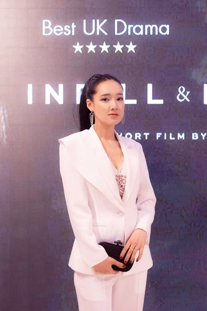 Nhã Phương xuất hiện rạng rỡ sau tin đồn hạ sinh con gái.