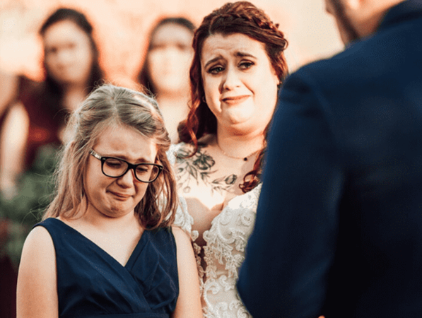 Olivia đã khóc rất nhiều khi nghe lời thề của cha dượng.