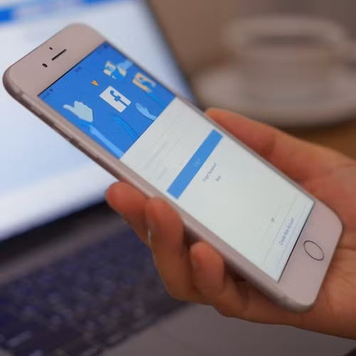 Facebook tốn nhiều dung lượng của iPhone.