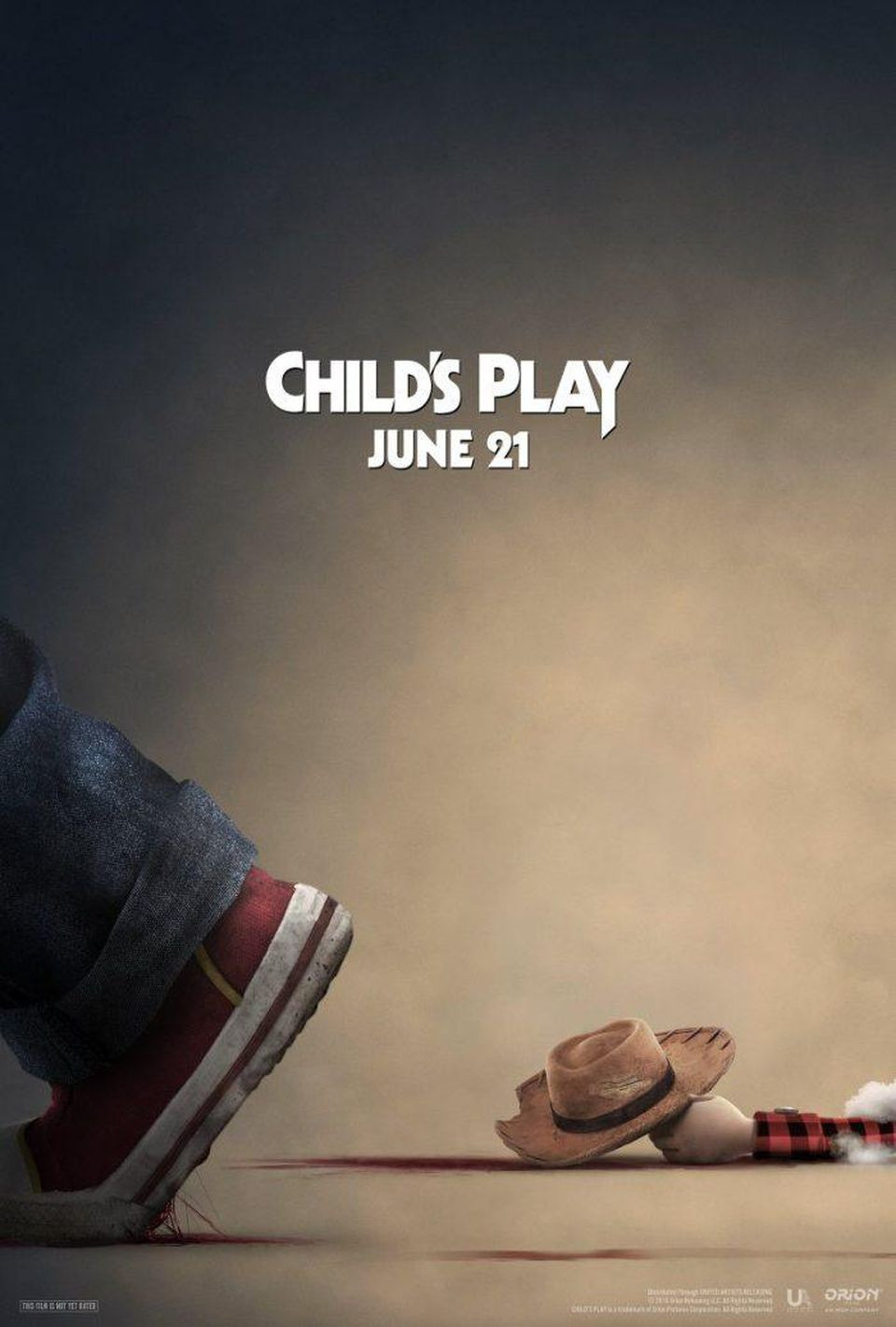 Poster phát hành ngày 1/5 của Child’s Play là hình một con búp bê trông rất giống Woody bị giẫm nát.