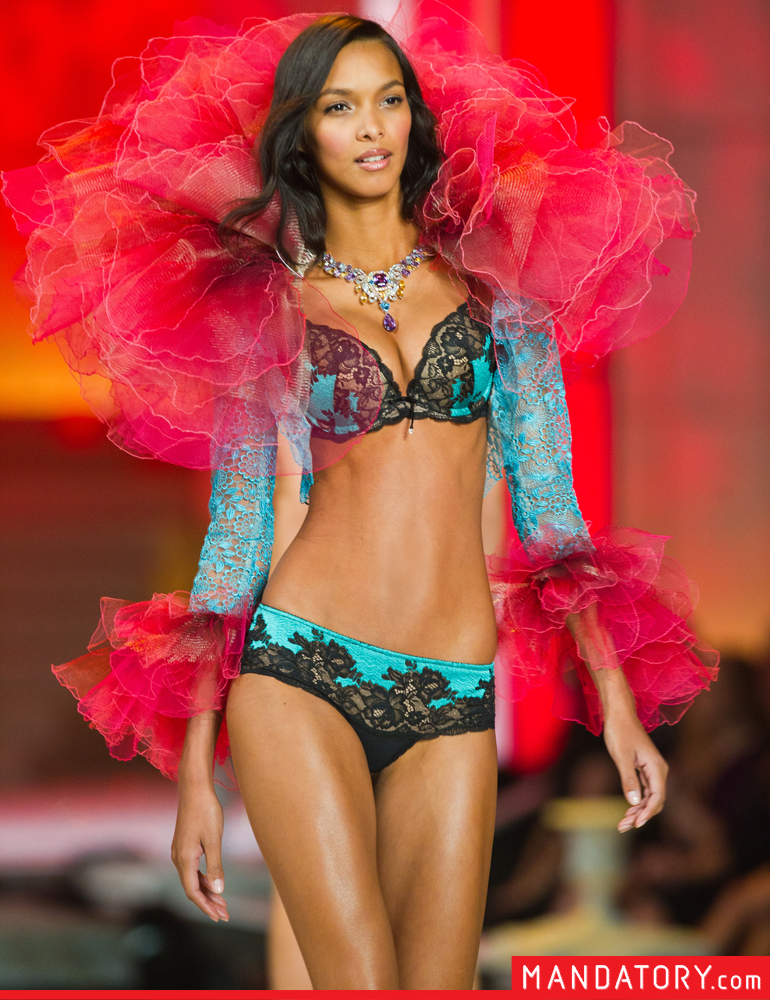 Một số người trên trái đất không có rốn.