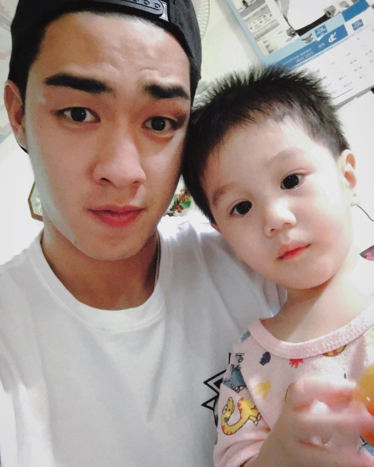 Phak rất thích trẻ con.