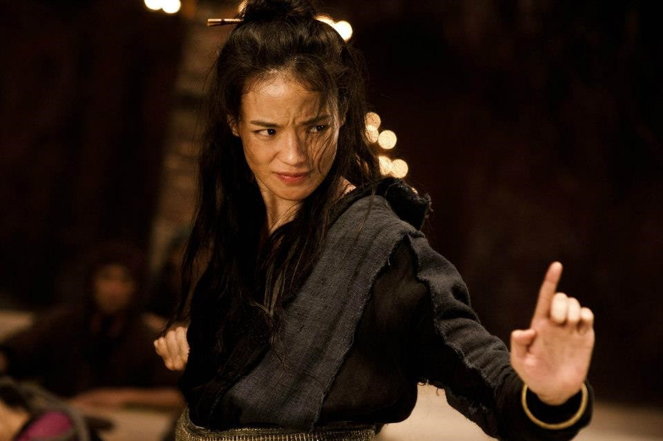 Thư Kỳ cũng có thể đánh đấm ra trò trong những bộ phim yêu cầu võ thuật.