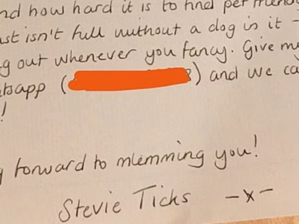 Thư hồi âm có tên của chú chó Stevie Ticks.