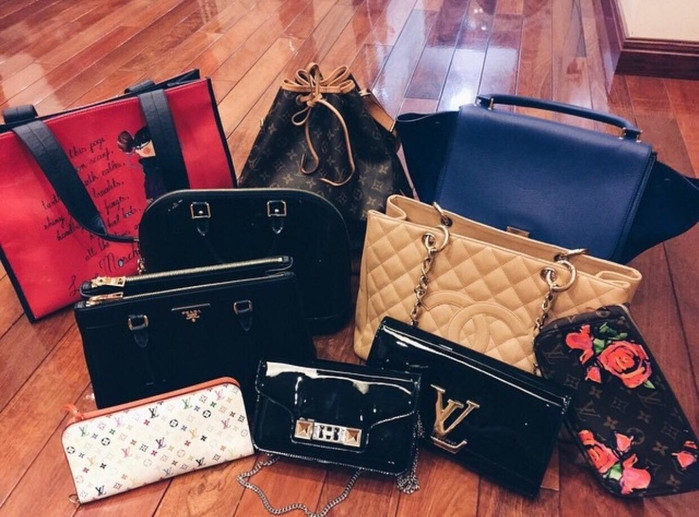 Loạt túi hàng hiệu của bạn gái Duy Mạnh trị giá cả tỷ đồng với nhiều mẫu mã đến từ các thương hiệu đình đám nhất như Louis Vuitton, Gucci, Chanel, Dior...