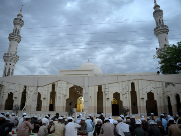 Tất cả người Hồi giáo trưởng thành đều sẽ nhịn ăn từ lúc mặt trời mọc đến khi mặt trời lặn