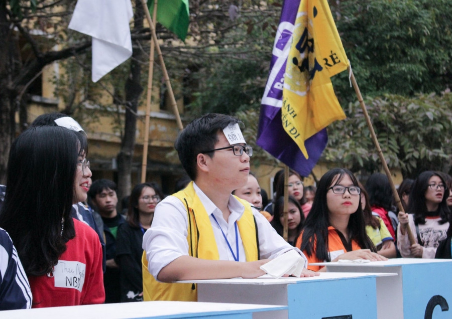 Phần thi trí tuệ đầy căng thẳng thể hiện sự hiểu biết của sinh viên hiện nay.