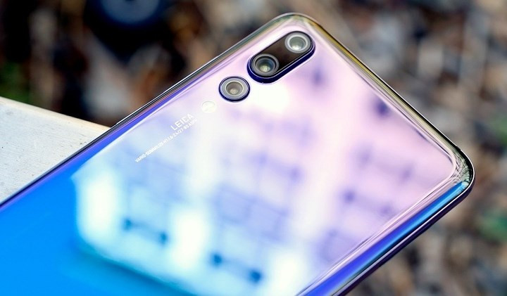 Camera trên smartphone ngày càng có chất lượng tốt hơn. Tuy nhiên, với các phụ kiện hỗ trợ, người dùng hoàn toàn có thể dùng chiếc smartphone của mình chụp những bức ảnh tuyệt đẹp.