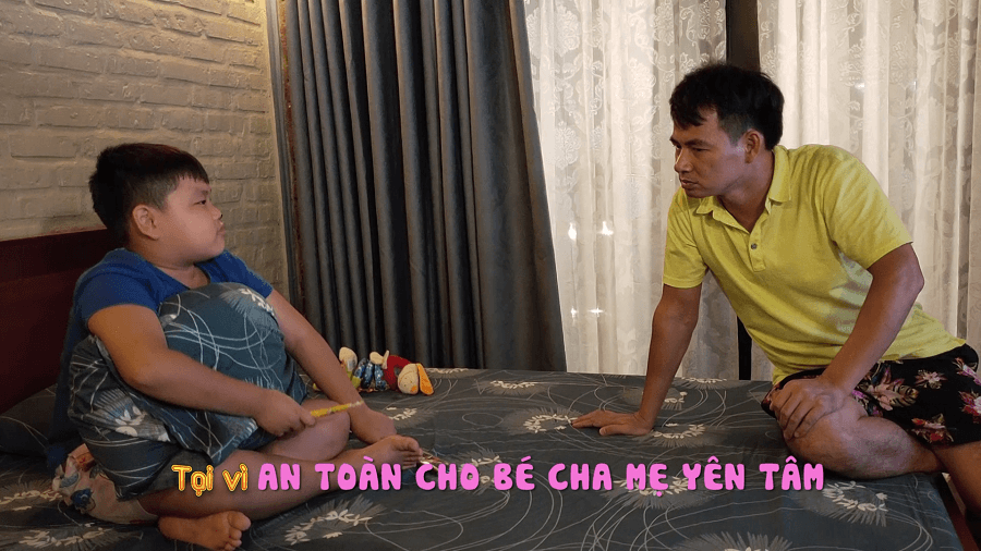 Bi nói với bố, đây là “trend”:“An toàn cho bé, bố mẹ yên tâm”. Xuân Bắc bật cười vì sự lém lỉnh của con