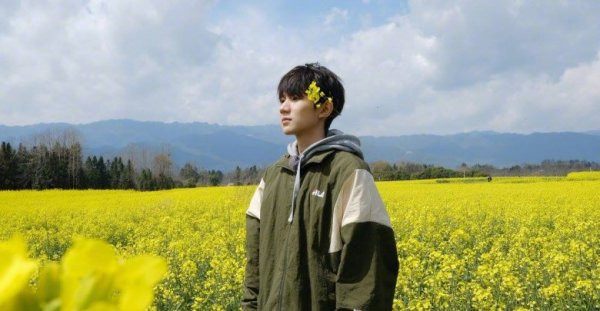 Fan của Vương Nguyên (TF Boys) và Dương Siêu Việt (Rocket Girls) khẩu chiến chỉ vì mấy tấm ảnh ảnh 3 Fan của Vương Nguyên (TF Boys) và Dương Siêu Việt (Rocket Girls) khẩu chiến chỉ vì mấy tấm ảnh ảnh 3