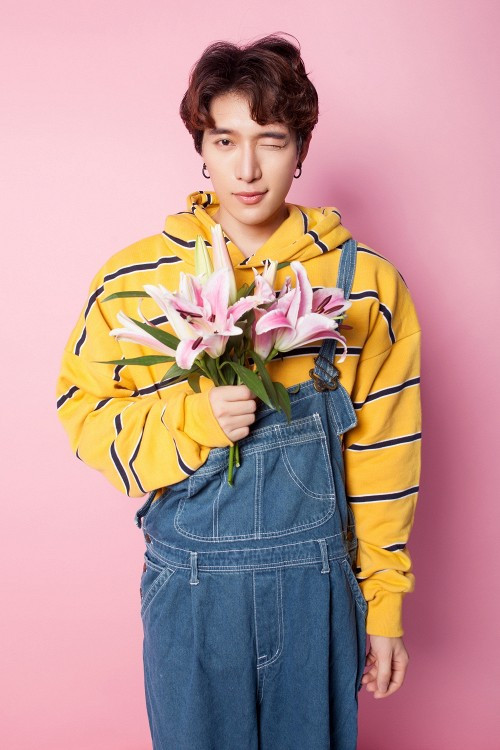 Từng có tranh cãi về vấn đề đạo nhạc với Vũ Cát Tường, tuy nhiên Châu Đăng Khoa ở thời điểm hiện tại có lẽ mới là người "ồn ào" hơn.