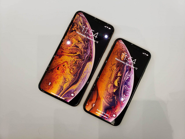 Bộ đôi iPhone XS và iPhone XS Max. Ảnh: The Verge.