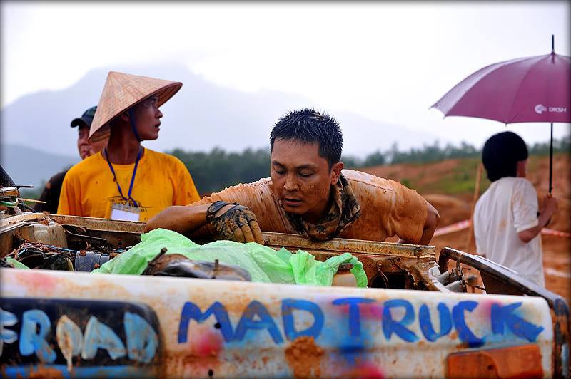 Ấn tượng của thầy giáo và các bạn khi nhắc đến Vinh đó là một cậu học trò hiếu động và đam mê đặc biệt với xe cộ (Ảnh: FBNV)