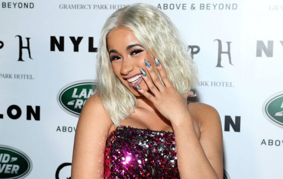 Với việc Bodak Yellow quay lại Top 10, Cardi B đã tạo nên một kì tích mà không phải ai cũng làm được chỉ với 3 ca khúc đầu tiên.