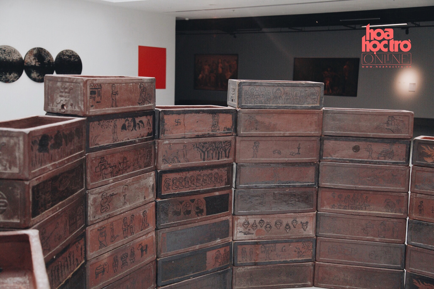 Triển lãm “Tỏa 2”: Lát cắt trẻ trung của Nghệ thuật đương đại Việt Nam ảnh 10