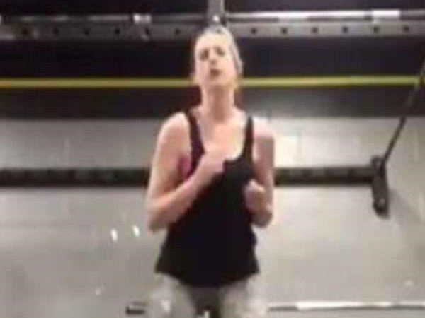 Hình ảnh tập luyện mà Anne đăng trên Instagram, nói rằng cô đang tăng cân.