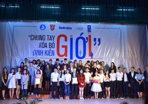 Tiết mục kịch của trường ĐH Sư phạm Huế đã được trao giải Nhất trong phần thi tiểu phẩm. Giải nhì và giải ba thuộc về Khoa Du lịch và ĐH Luật – ĐH Huế.