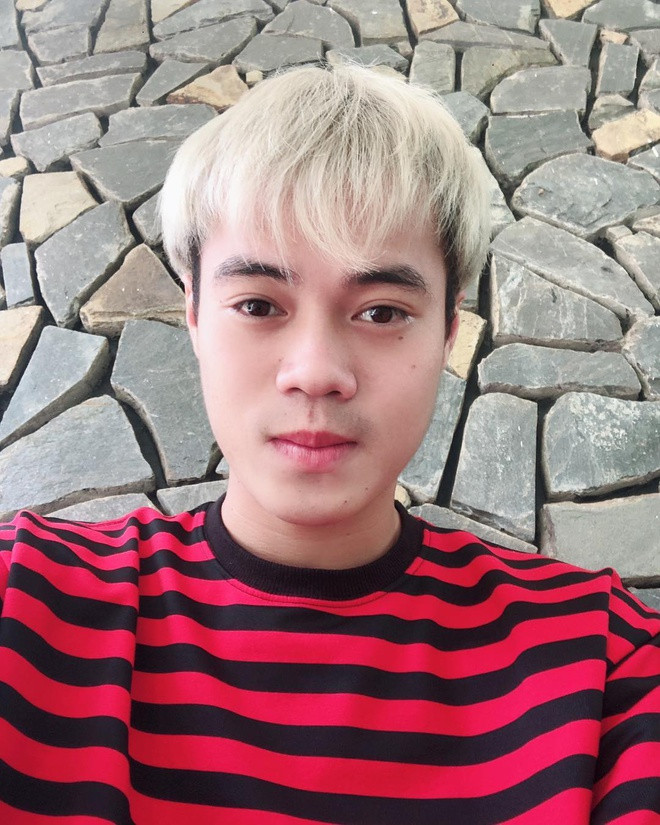 Sau khi bạn gái nhắc nhở, Văn Toàn đã ngay lập tức nhận lỗi sai và sửa lại từ bình luận đến cả caption rồi nhé!