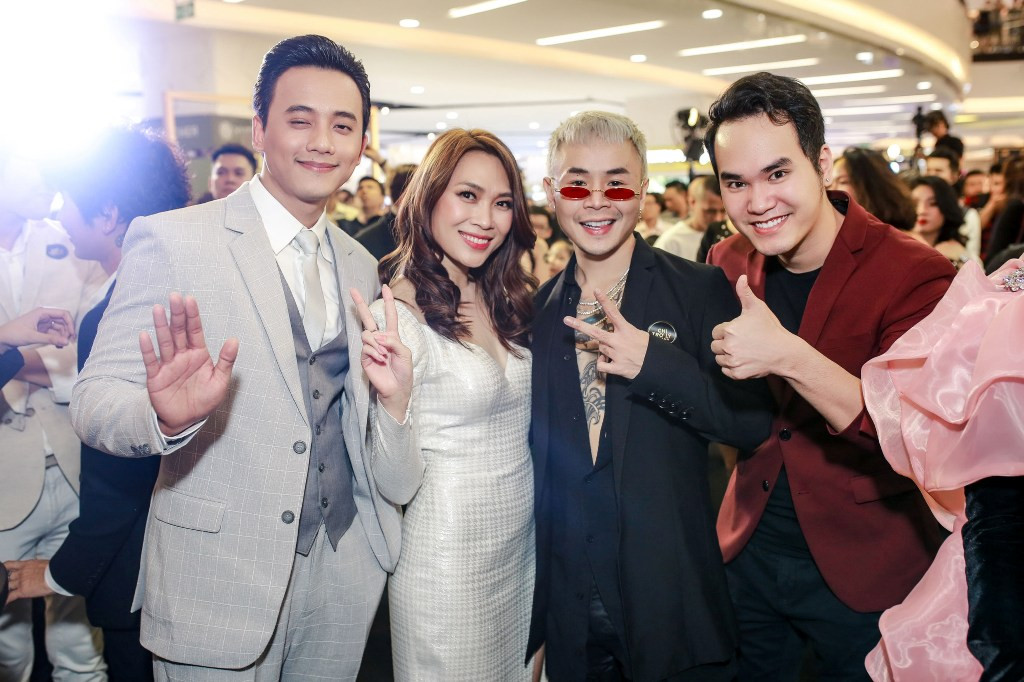 Mỹ Tâm - Mai Tài Phến chụp cùng Binz, Khắc Hưng - những người sẽ đảm nhận phần nhạc trong Chị Trợ Lý Của Anh