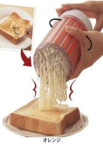 Ở Nhật Bản, mọi người sử dụng thiết bị vắt bơ để sử dụng một cách dễ dàng hơn.