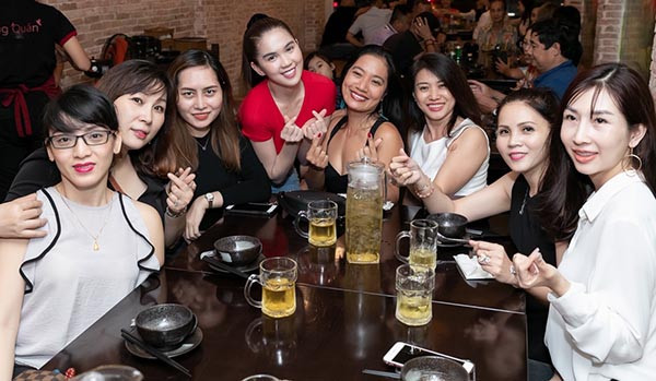 Sau một thời gian dài tìm tòi, học hỏi cũng như tích lũy kinh nghiệm, cuối cùng Ngọc Trinh cũng đã có thể thực hiện được ước muốn mở nhà hàng của mình.