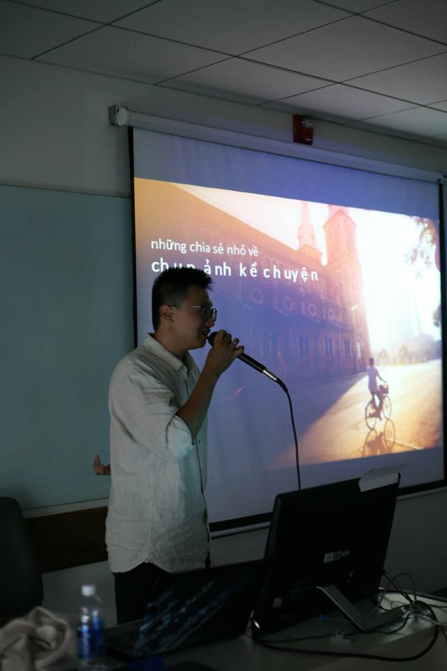 Anh Quang Trầm đang 