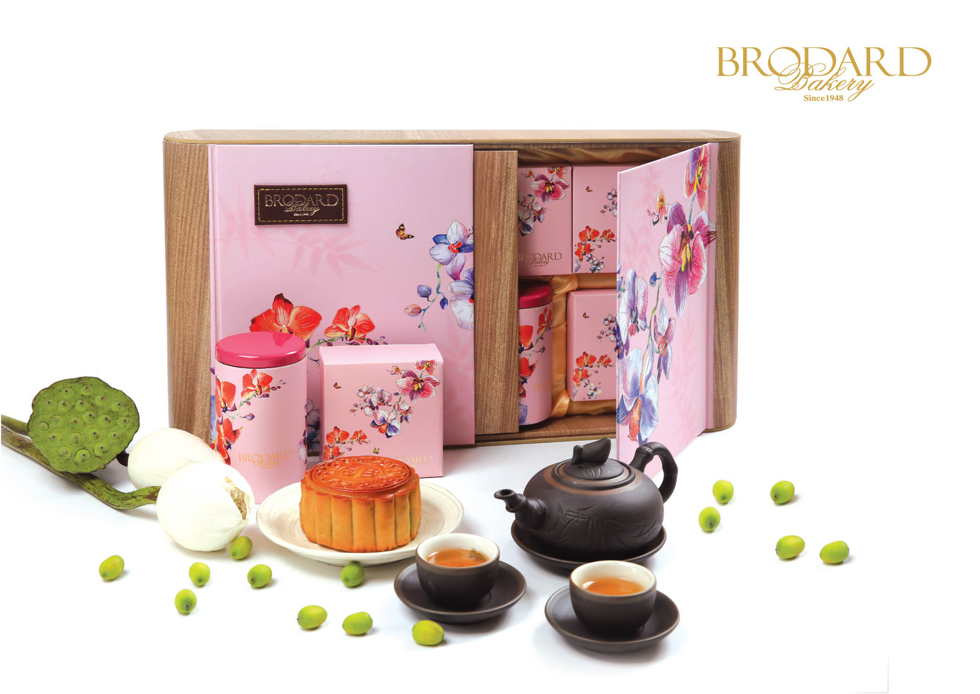 Hộp của Broadart sắc hồng giống họa tiết áo của Thuần Phi Nương Nương