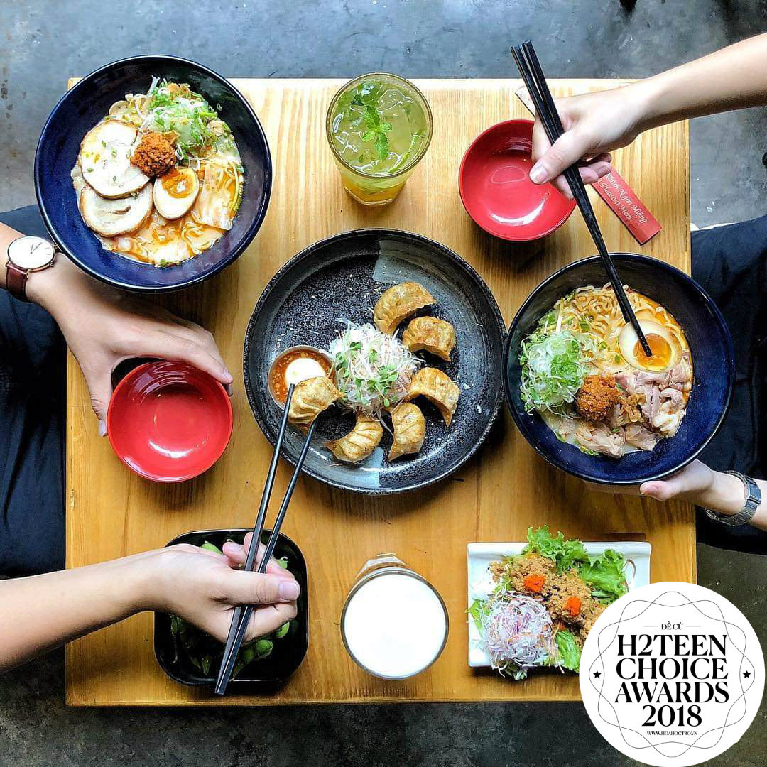 Từ màu sắc đến hương vị món ăn đều được anhc hàng review rất tận tâm.