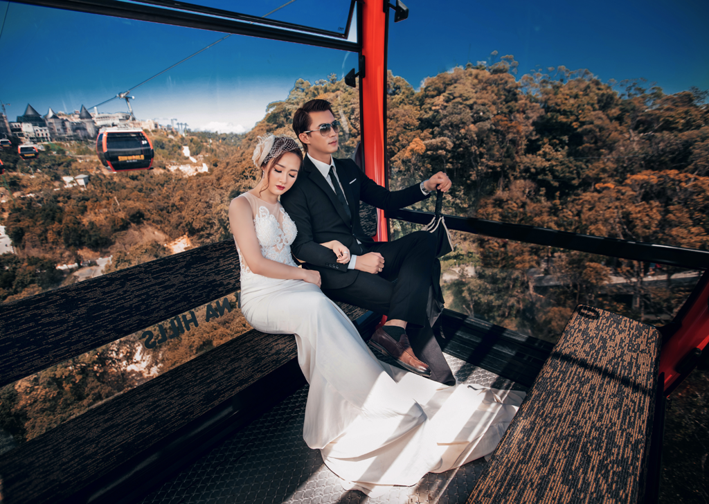 Sau khi chụp ảnh cưới, vì quá yêu thích nơi đây, nên Hà Việt Dũng đã chọn Đà Nẵng làm nơi sinh sống với vợ. Nếu có các dự án nghệ thuật phù hợp thì anh mới sẵn sang tham gia.