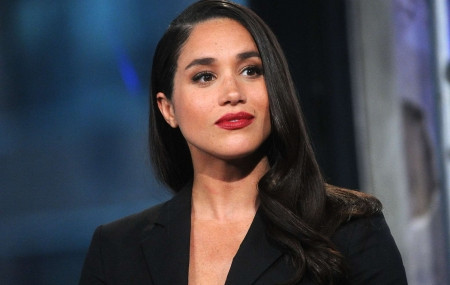 Màu son đỏ thường được công nương Meghan Markle ưa chuộng.