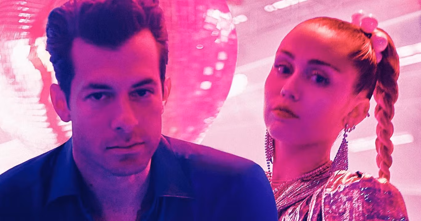 Nothing Breaks Like A Heart là sản phẩm hợp tác giữa Miley Cyrus và Mark Ronson.