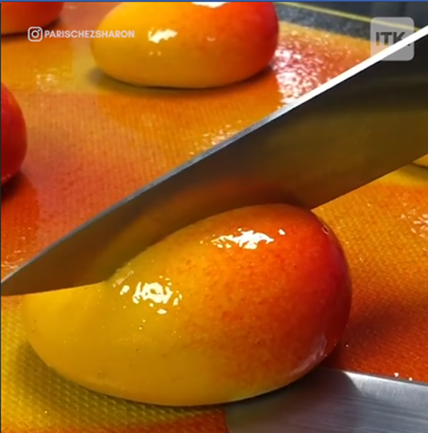 Xoài mà bổ như vậy sao?