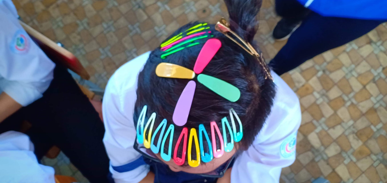 "Chong chóng tre nè Nobita!"