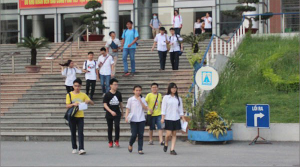 Học sinh Hà Nội dự thi vào lớp 10 năm học 2018-2019